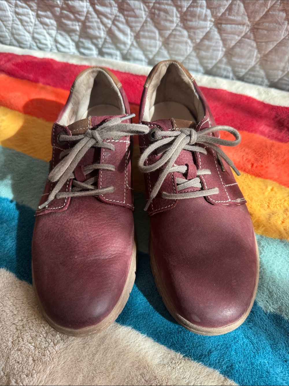 Womens Lace-Up Casual Shoes in Burgundy